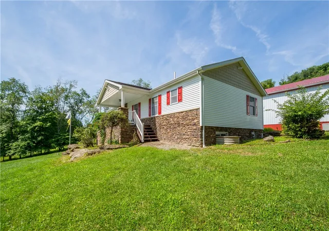 Photo 3 of House for sale at 185 Dutch Glory Rd, Amity, PA 15311 | MLS# 1765398 | Listing updated on 2026-07-19