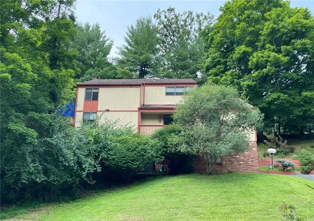 image of 3301 Brookdale Dr, Bethel Park, PA 15241 | MLS# 1765233