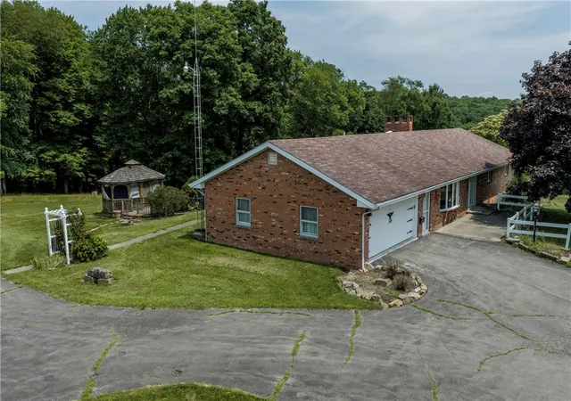 4th image of 169 Ridge Dr, Fairview Twp, PA 16041 | MLS# 1765253