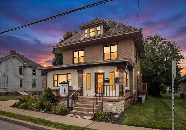 1st image of 208 W New Castle St, Zelienople Boro, PA 16063 | MLS# 1764735