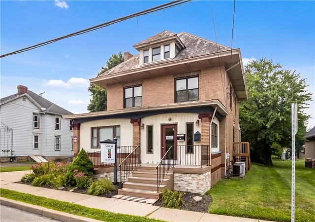 3rd image of 208 W New Castle St, Zelienople Boro, PA 16063 | MLS# 1764735