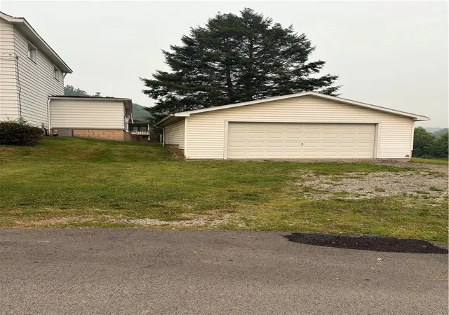 Homes for sale in Export, PA | 5710 Lincoln Ave, Export, PA 15632 | MLS# 1765434
