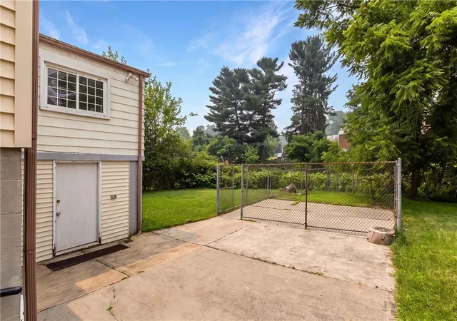 25th image of 124 Macfarlane Dr, Penn Hills, PA 15235 | MLS# 1765175