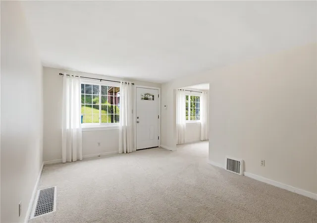 4th image of 124 Macfarlane Dr, Penn Hills, PA 15235 | MLS# 1765175