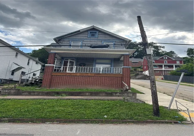 3rd image of 859 Lincoln Ave, Charleroi Boro, PA 15022 | MLS# 1765123