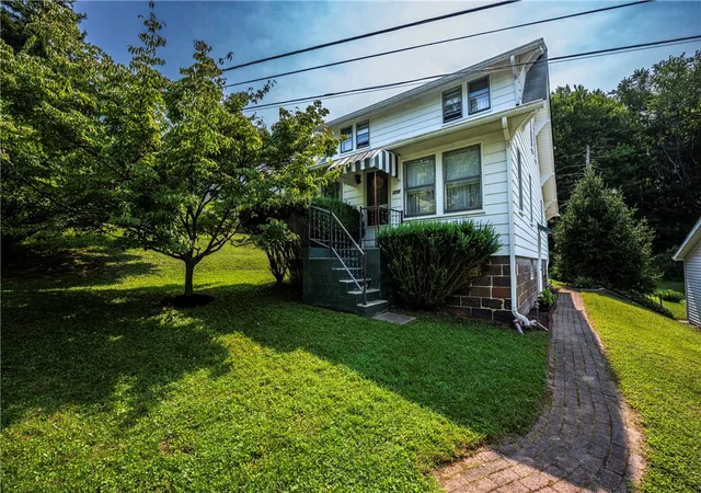 3rd image of 215 Forward Ln, Forward Twp, PA 16033 | MLS# 1765447