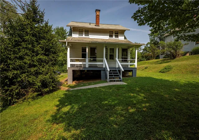 4th image of 215 Forward Ln, Forward Twp, PA 16033 | MLS# 1765447