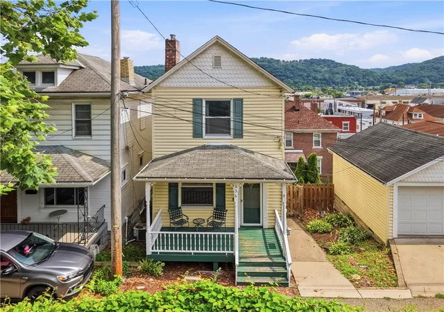 Photo 2 of Single family home for sale at 636 1/2 5th Ave, Coraopolis, PA 15108 | MLS# 1765313 | Listing updated on 2026-07-22
