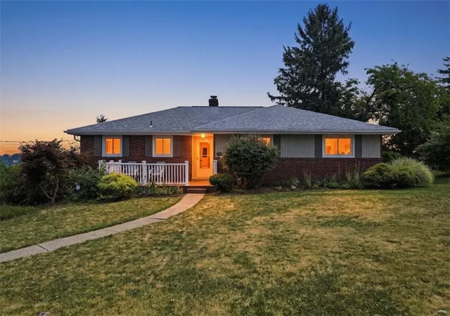 1st image of 514 Fort Couch Rd, Upper St Clair, PA 15241 | MLS# 1765350