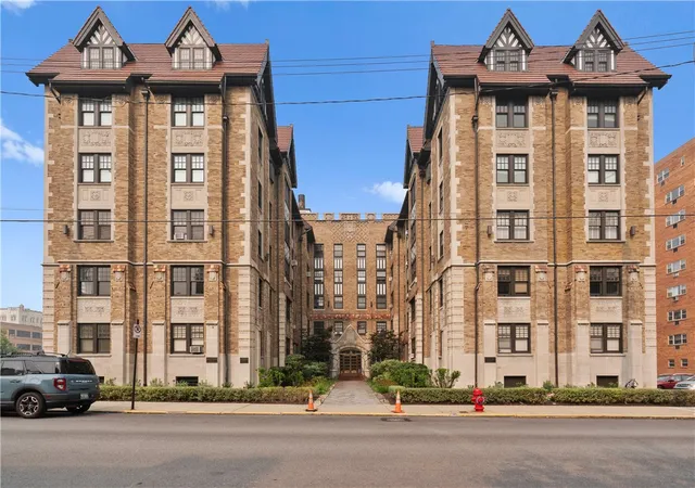 Homes for sale in Oakland, PA | 166 N Dithridge St #5B, Oakland, PA 15213 | MLS# 1764840