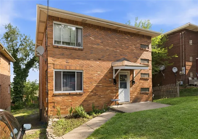 Homes for sale in Squirrel Hill, PA | 6557 Rosemoor St, Squirrel Hill, PA 15217 | MLS# 1765157