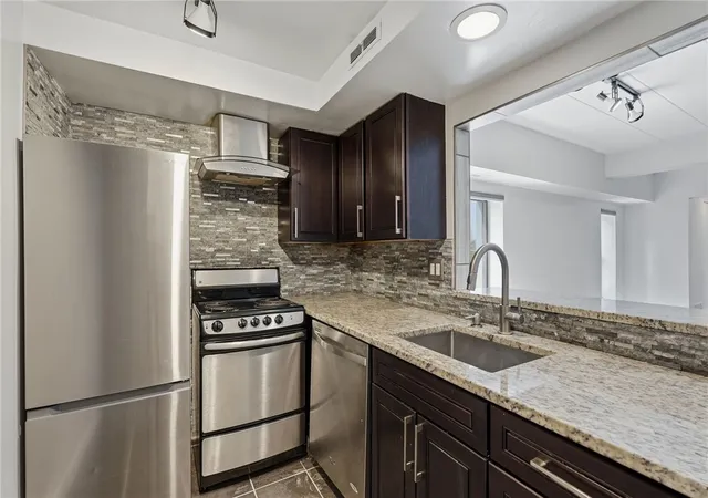 4th image of 5708 Walnut St, Pittsburgh, PA 15232
