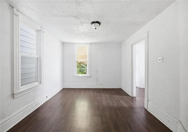 Photo 4 of Single family home for sale at 1020 Sutherland St, Pittsburgh, PA 15204 | MLS# 1765472 | Listing updated on 2026-07-18