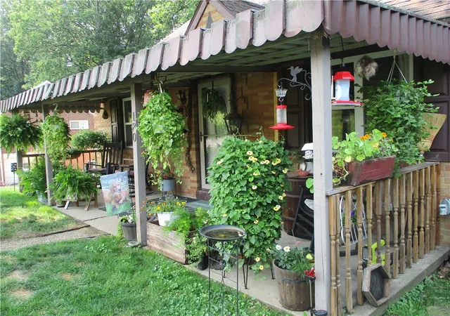 5th image of 180 Forest Dr, North Huntingdon, PA 15642 | MLS# 1765408