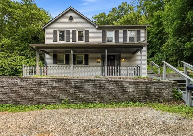 2nd image of 917 Harkness Ln, Sewickley, PA 15143 | MLS# 1765524