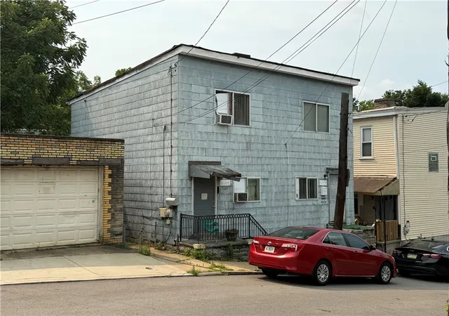 2nd image of 1117 Hall St, Pittsburgh, PA 15212 | MLS# 1765454