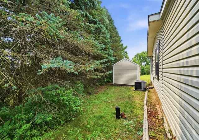 Homes for sale in Carnegie, PA | 464 Canterbury Cir, Carnegie, PA 15106 | MLS# 1765507