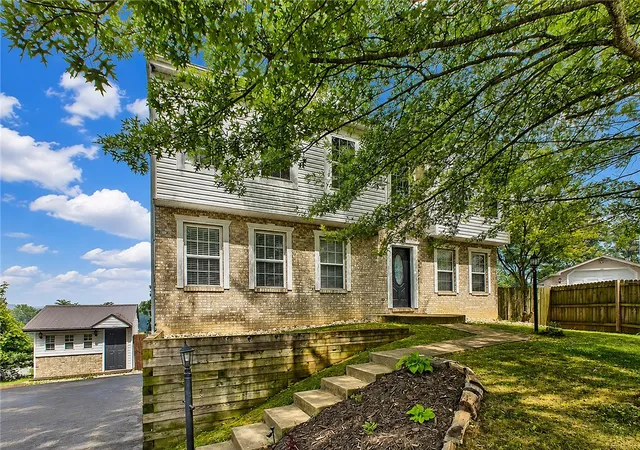 Homes for sale in New Stanton, PA | 415 Crossbow Dr, New Stanton, PA 15672 | MLS# 1765322
