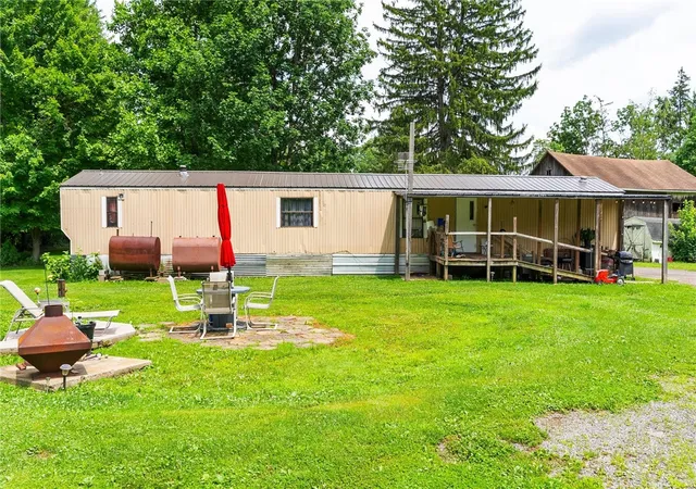 1st image of 4263 Evergreen Rd, West Middlesex, PA 16159 | MLS# 1765601