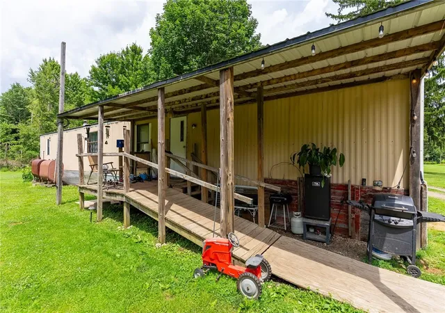 4th image of 4263 Evergreen Rd, West Middlesex, PA 16159 | MLS# 1765601
