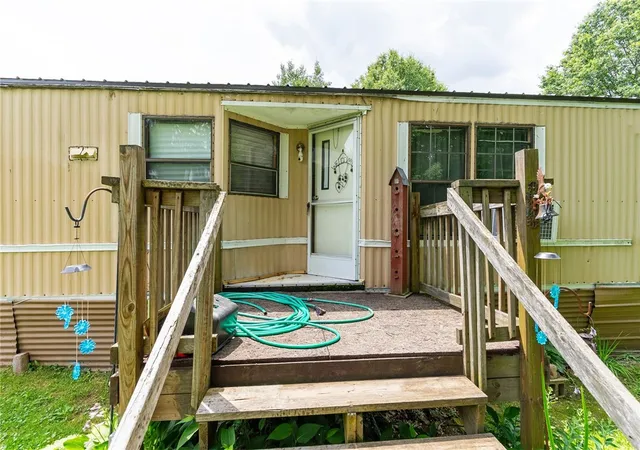 5th image of 4263 Evergreen Rd, West Middlesex, PA 16159 | MLS# 1765601