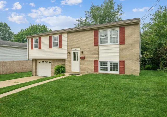 2nd image of 5927 Victor Circle, Hopewell Twp, PA 15001 | MLS# 1765598