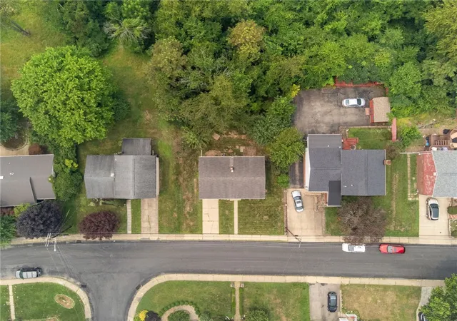 45th image of 5927 Victor Circle, Hopewell Twp, PA 15001 | MLS# 1765598