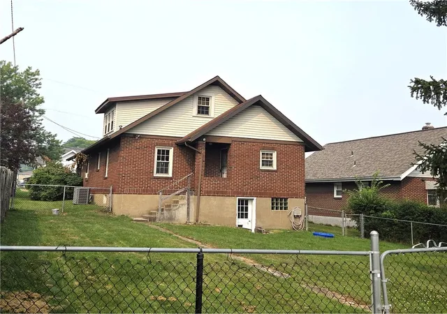 2nd image of 725 Donnan Ave, Washington, PA 15301 | MLS# 1765603