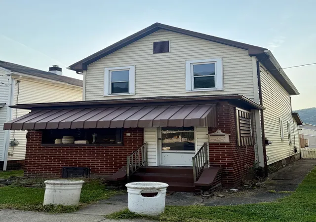 Photo 2 of Sale Pending at 1315 6th Avenue, Ford City, PA 16226 | MLS# 1765635 | Listing updated on 2026-07-23