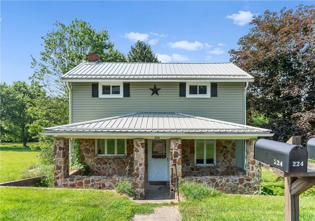 Photo 1 of Single family home for sale at 224 E End, Connellsville, PA 15425 | MLS# 1765653 | Listing updated on 2026-07-19