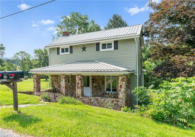 Photo 2 of Single family home for sale at 224 E End, Connellsville, PA 15425 | MLS# 1765653 | Listing updated on 2026-07-19