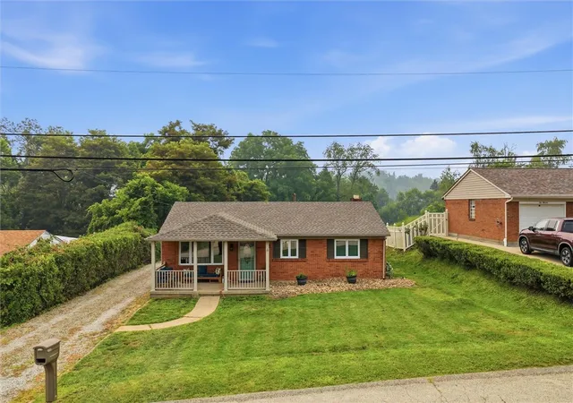 Homes for sale in Elizabeth Twp/boro, PA | 1009 Deerfield Dr, Elizabeth Twp/boro, PA 15037 | MLS# 1765646