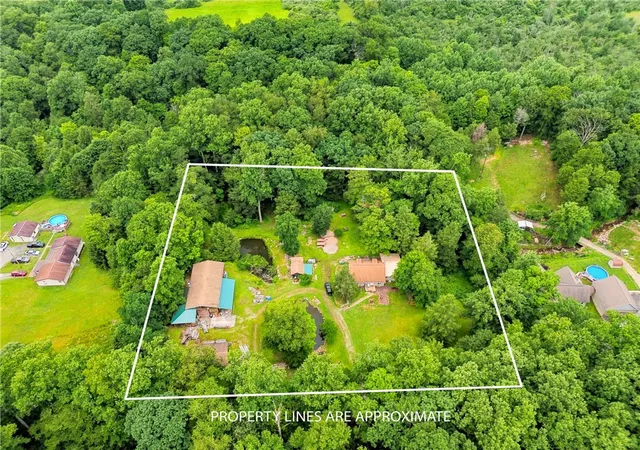 Homes for sale in St Clair Twp, PA | 519 Sugar Run Road, St Clair Twp, PA 15944 | MLS# 1764891