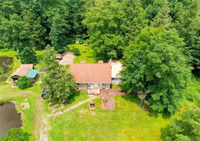 Homes for sale in St Clair Twp, PA | 519 Sugar Run Road, St Clair Twp, PA 15944 | MLS# 1764891