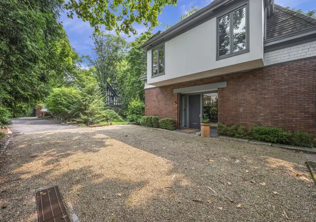 1st image of 1 Parkton Pl, Squirrel Hill, PA 15232 | MLS# 1765689