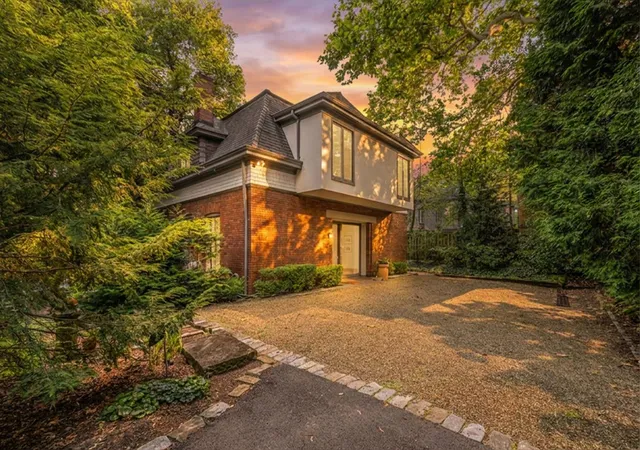 2nd image of 1 Parkton Pl, Squirrel Hill, PA 15232 | MLS# 1765689
