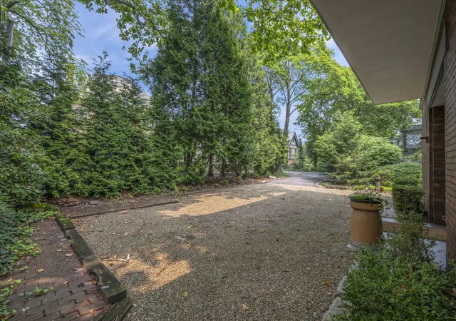 3rd image of 1 Parkton Pl, Squirrel Hill, PA 15232 | MLS# 1765689