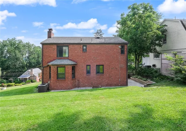 Photo 3 of Sale Pending at 954 Brentview Rd, Baldwin Boro, PA 15236 | MLS# 1765586 | Listing updated on 2026-09-01