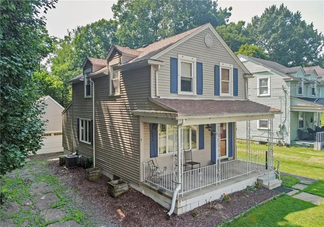 Photo 2 of Single family home for sale at 1709 Irwin St, Aliquippa, PA 15001 | MLS# 1765425 | Listing updated on 2026-10-07
