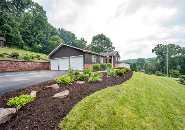 Homes for sale in Unity Twp, PA | 153 Skyview Dr, Unity Twp, PA 15601 | MLS# 1765703
