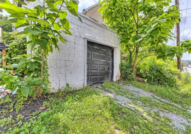 15th image of 218 N 4th Street, Jeannette, PA 15644 | MLS# 1765750