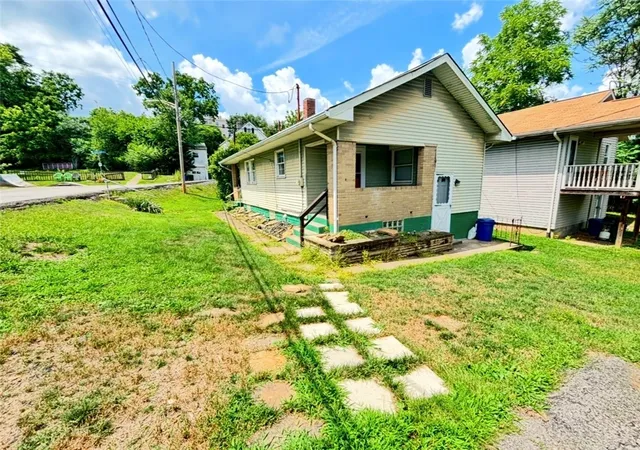 12th image of 794 S Gray Avenue, Bridgeville, PA 15017 | MLS# 1764654