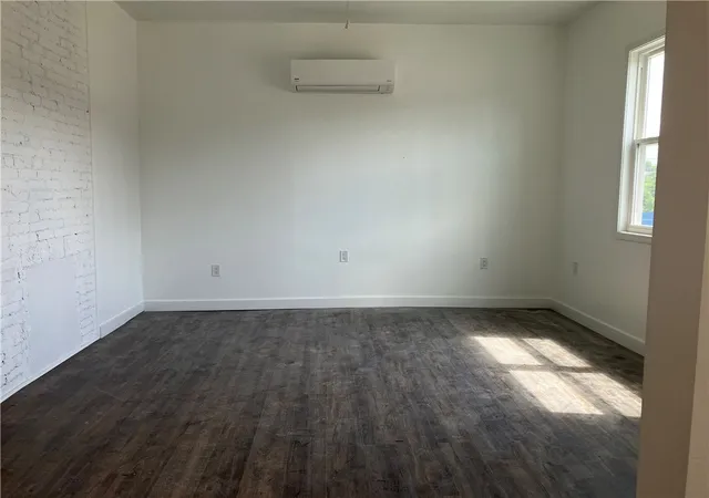 3rd image of 460 Jefferson Ave, City Of Washington, PA 15301 | MLS# 1765763