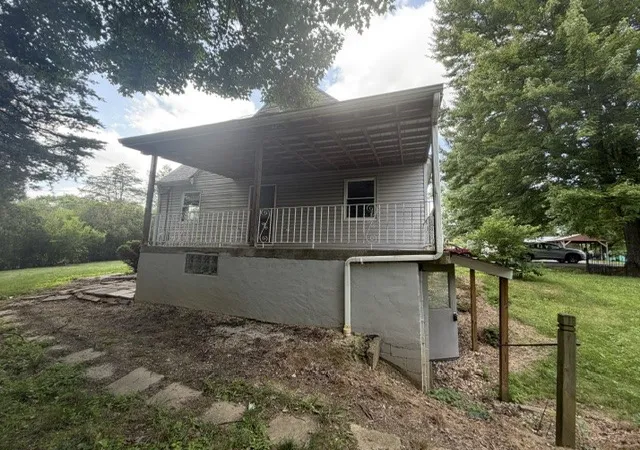 Photo 2 of Single family home for sale at 222 W Shaffer Rd, Center Twp, PA 15001 | MLS# 1765813 | Listing updated on 2026-07-28