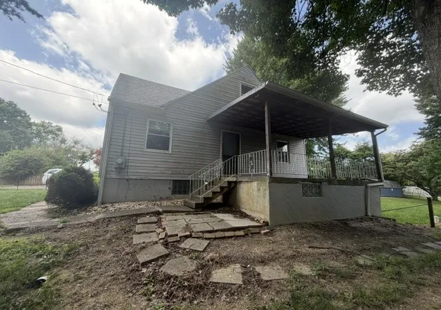 Photo 3 of Single family home for sale at 222 W Shaffer Rd, Center Twp, PA 15001 | MLS# 1765813 | Listing updated on 2026-07-28