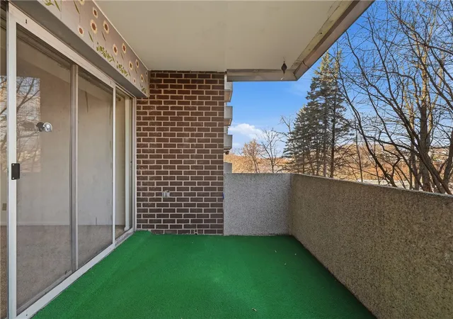 2nd image of 4106 Charlemagne Cir, Pittsburgh, PA 15237