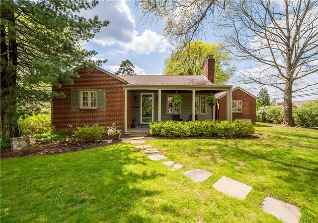 1st image of 25 Arla Dr, Scott Twp, PA 15220 | MLS# 1765875