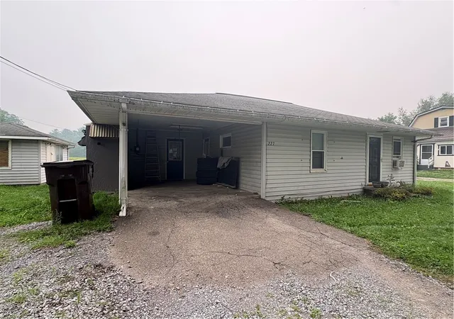 2nd image of 227 W Henry St, Harrisville Boro, PA 16038 | MLS# 1765877