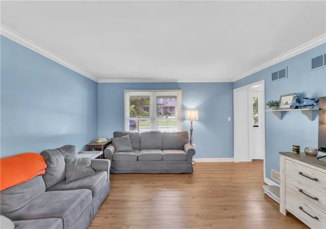 5th image of 1702 Wheatland Ct, Moon/crescent Twp, PA 15108 | MLS# 1765915