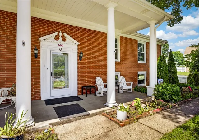 2nd image of 600 W Lincoln Ave, Mc Donald, PA 15057 | MLS# 1765928